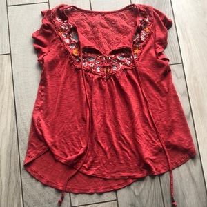 Eyeshadow medium blouse with floral lace